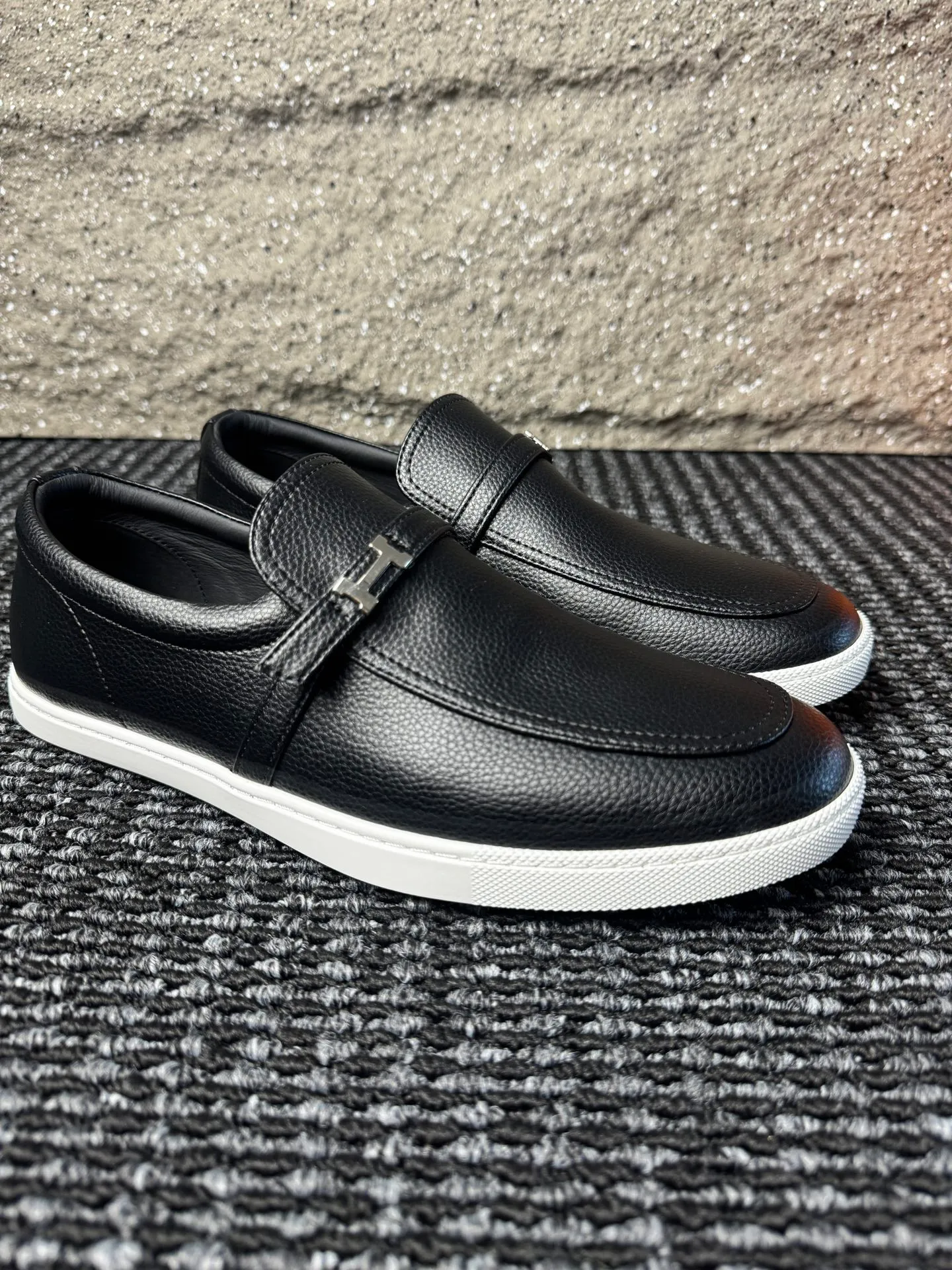 Men's men's shoes 💰440 [New style] 🪷🪷[HERMES] Hermès - High-end quality, the same style as the official website - Upper: 🔝 Nappa calfskin, with iconic H metal - Lining: water-dyed cowhide - Outsole: ultra-light TPU molded outsole - Ultra-high quality control·Fine workmanship: highlighted (high-end·luxury·grade) -Size: 38-44 (45 can be customized)·